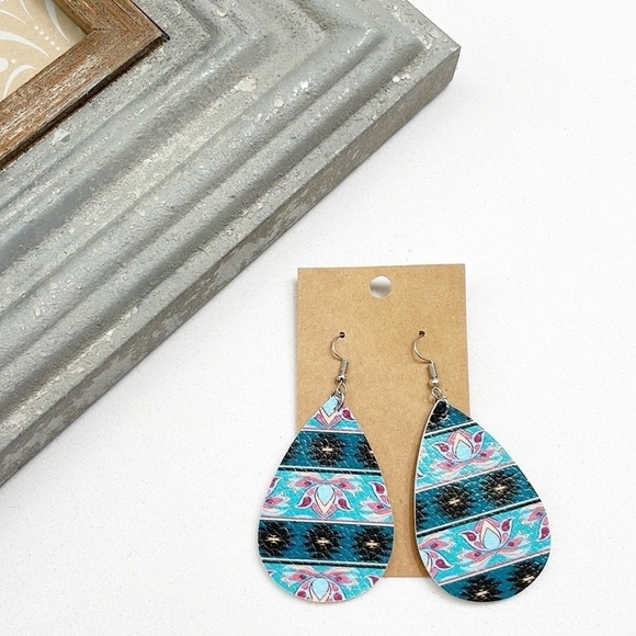 Lotus print teardrop hand made earrings - Picture 2 of 2